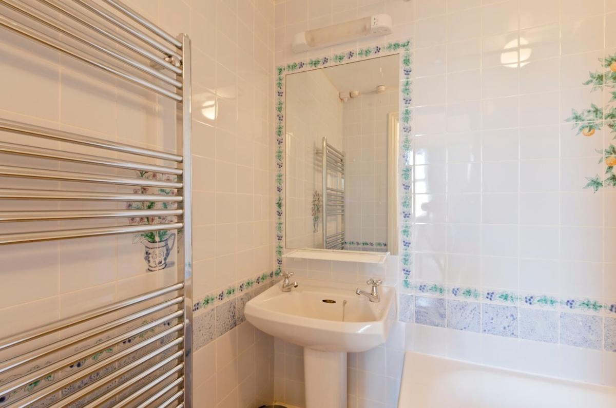 Notting Hill Charm -Sleeps 5 - Urban Retreat Apartment London Exterior photo